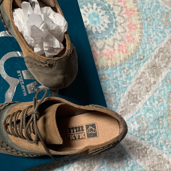 Gorgeous Heeled Booties (BNIB) - Picture 3 of 5